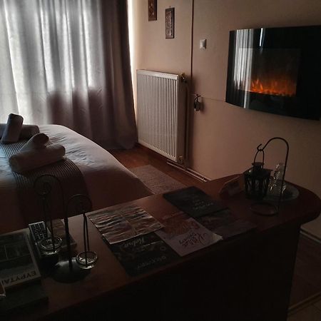 Semeli Guesthouse 카페니시온 외부 사진