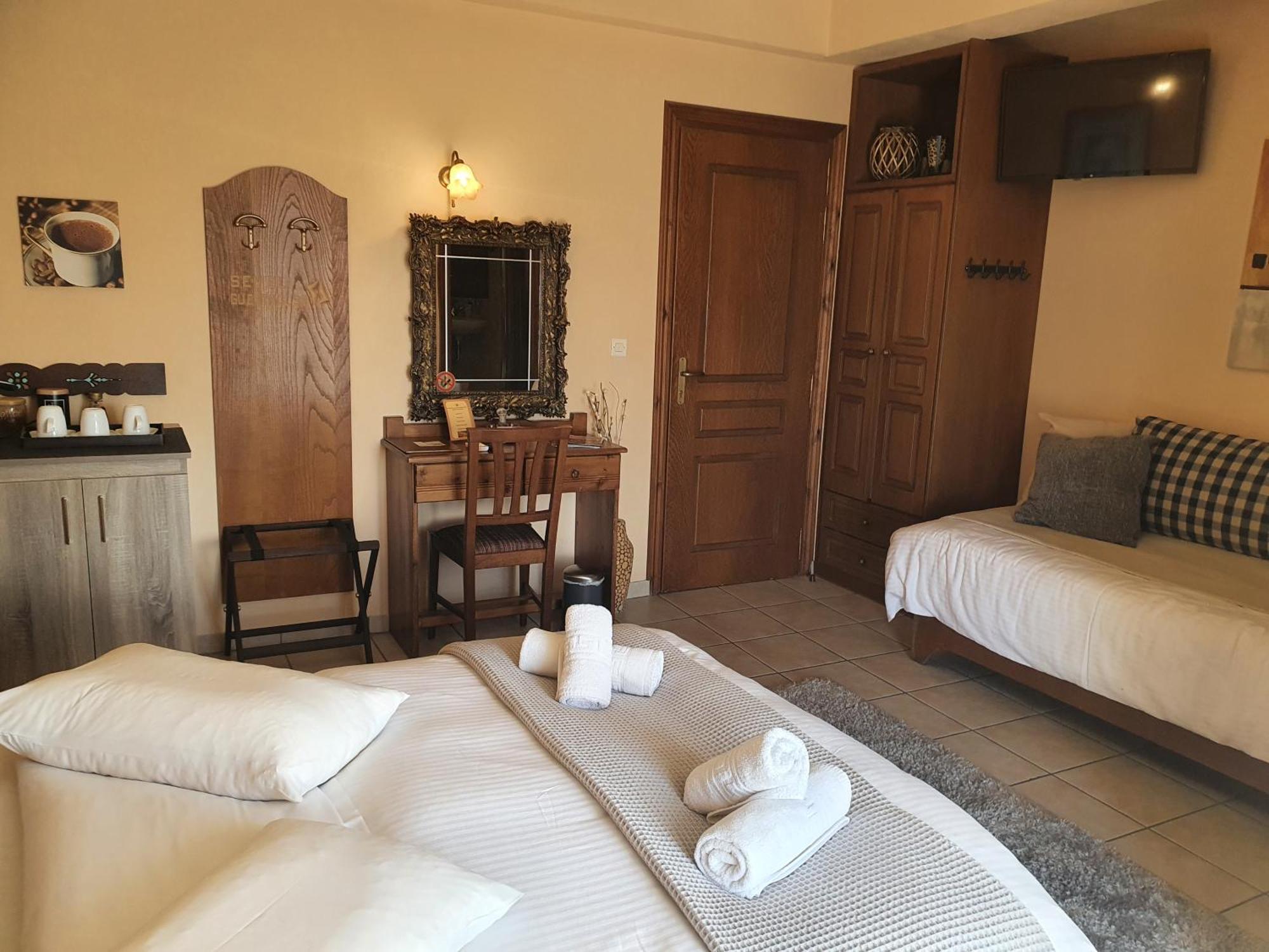 Semeli Guesthouse 카페니시온 외부 사진