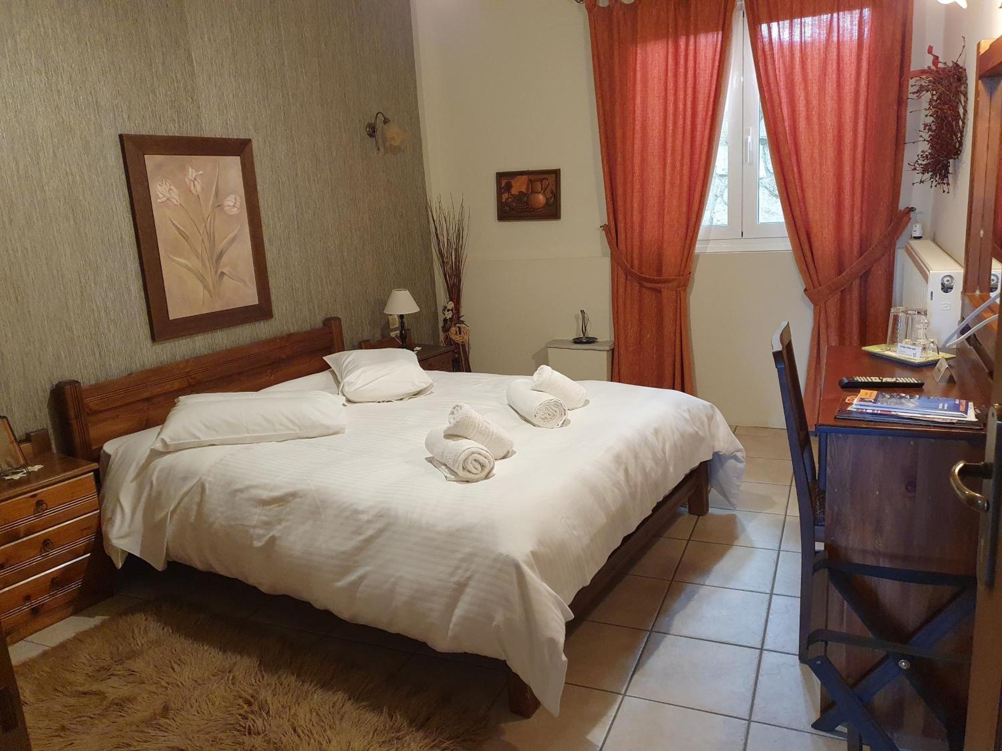 Semeli Guesthouse 카페니시온 외부 사진