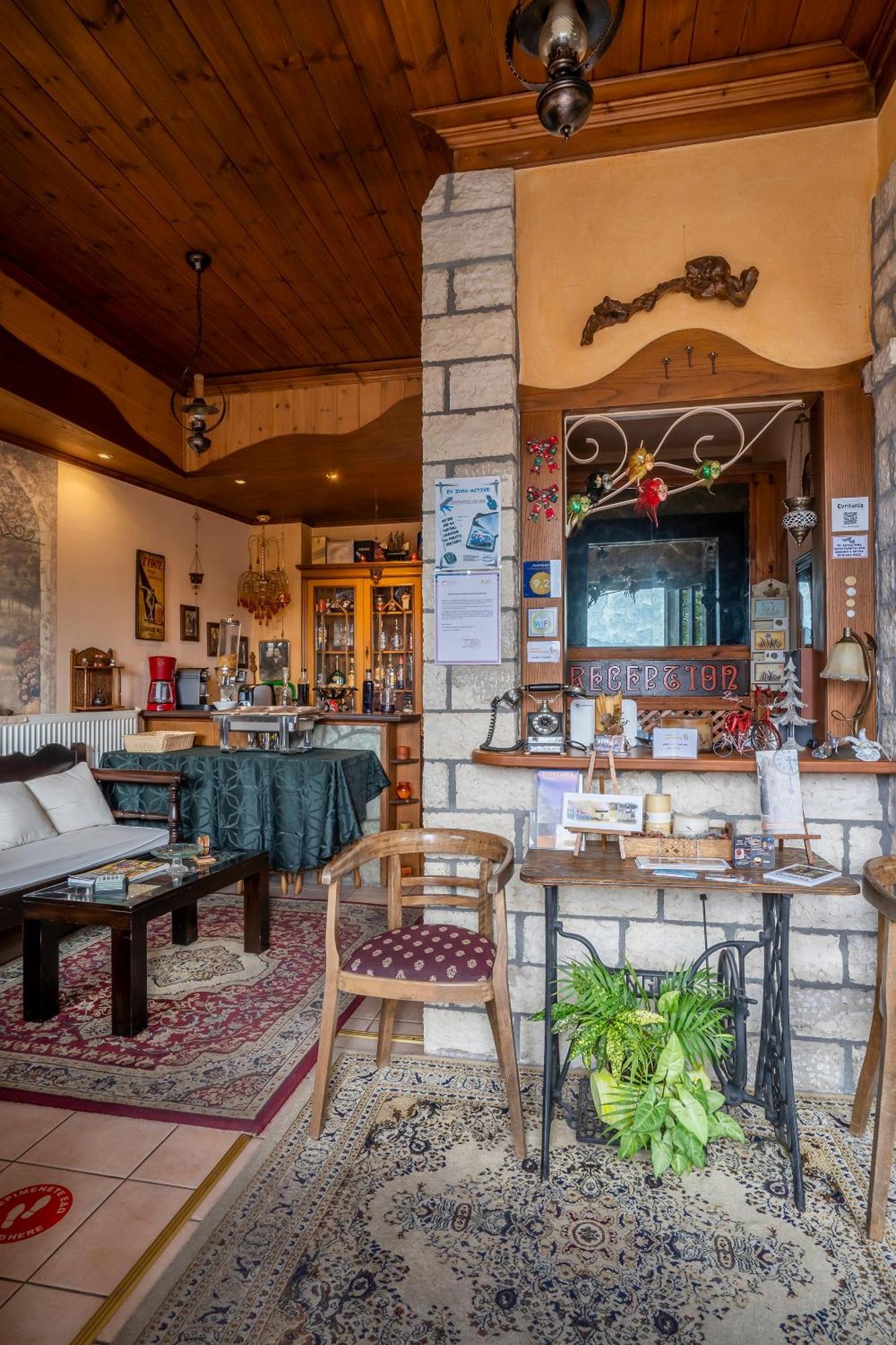 Semeli Guesthouse 카페니시온 외부 사진
